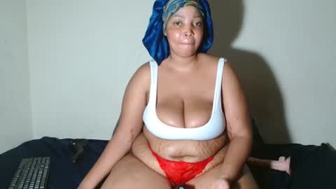 Snapshot of yellowmellow01 chatting on 02/28/26, 06:09 yellowmellow01 online show from 02/28/26, 06:09