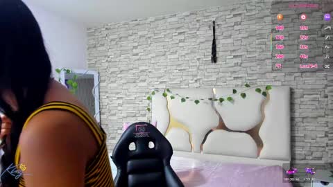Snapshot of yenn_tay chatting on 04/26/26, 11:52 ZAYDEN online show from 04/26/26, 11:52