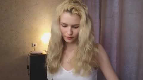 Yenna online show from 06/27/26, 04:23