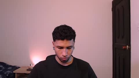 Snapshot of yerfon_s1 chatting on 01/14/25, 06:17 Yeff ind. model online show from 01/14/25, 06:17