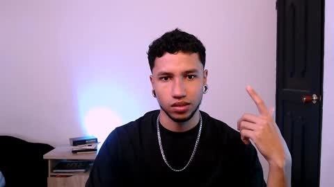 Snapshot of yerfon_s1 chatting on 01/20/25, 04:45 Yeff ind. model online show from 01/20/25, 04:45