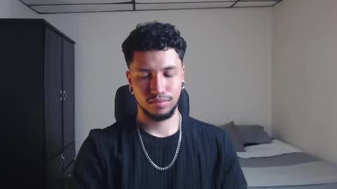 Snapshot of yerfon_s1 chatting on 11/30/25, 01:20 Yeff ind. model online show from 11/30/25, 01:20