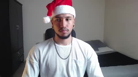 Snapshot of yerfon_s1 chatting on 12/03/25, 01:35 Yeff ind. model online show from 12/03/25, 01:35