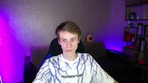 Snapshot of yes_cute_boy_ chatting on 11/01/25, 09:50 Eden online show from 11/01/25, 09:50