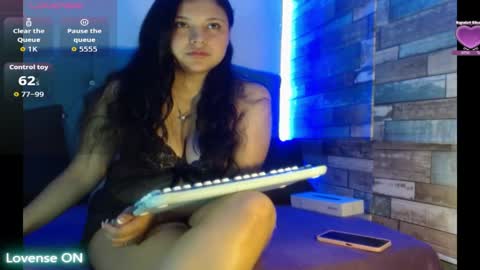 yesamin_stone18 online show from 05/21/26, 12:01