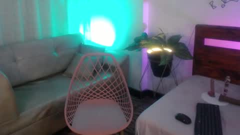 Yeseniaa25  online show from 10/02/25, 01:07