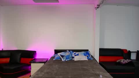 yesie_hot2 online show from 03/06/26, 01:35