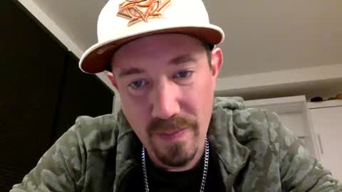 Snapshot of yesplesae chatting on 12/21/24, 05:58 yesplesae online show from 12/21/24, 05:58