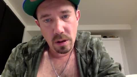 Snapshot of yesplesae chatting on 12/25/24, 08:18 yesplesae online show from 12/25/24, 08:18