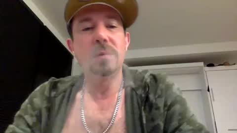 Snapshot of yesplesae chatting on 01/17/25, 05:11 yesplesae online show from 01/17/25, 05:11