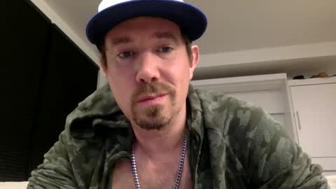 Snapshot of yesplesae chatting on 02/27/25, 08:50 yesplesae online show from 02/27/25, 08:50