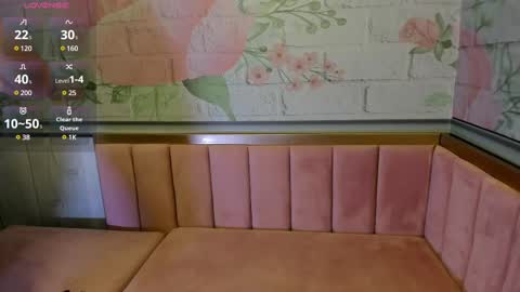 Snapshot of yess__daddy chatting on 02/17/25, 10:18 yess__daddy online show from 02/17/25, 10:18