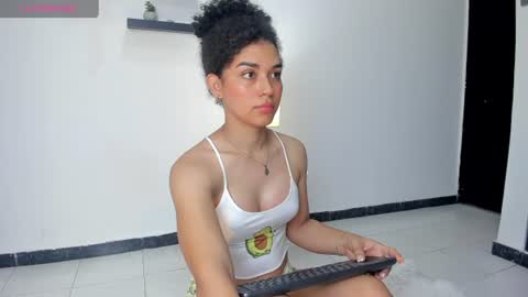 Snapshot of yess__daddyy chatting on 07/19/26, 03:38 YAMPOOL online show from 07/19/26, 03:38