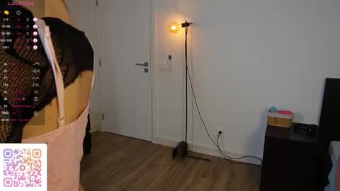 Kiki online show from 11/23/25, 04:07