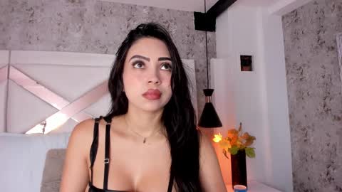 Yessica online show from 09/16/25, 12:28