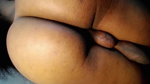 yessica_tsx online show from 11/03/25, 03:41