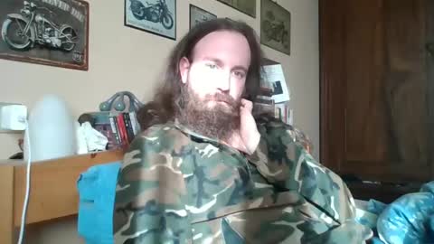 Snapshot of yeti_92 chatting on 02/15/25, 02:00 yeti_92 online show from 02/15/25, 02:00