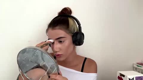 Snapshot of yettahagins chatting on 07/08/26, 01:59 Julia 3 online show from 07/08/26, 01:59