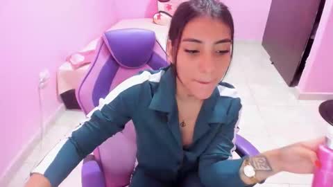 YEVENIA online show from 11/28/25, 12:41