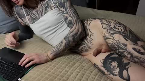 yexes online show from 11/05/25, 02:55