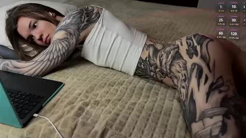 yexes online show from 11/30/25, 03:43