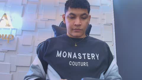  YHAN ALVAREZ25  online show from 03/06/25, 09:42