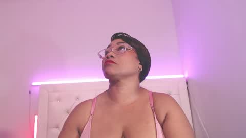 Snapshot of yhazan_brown chatting on 05/19/26, 03:35 yhazan_brown online show from 05/19/26, 03:35