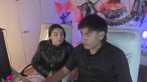 Snapshot of yiing_and_yang chatting on 10/21/25, 10:38 Yiing and yang online show from 10/21/25, 10:38