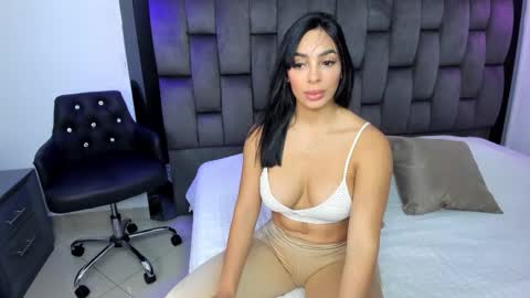 Yika Alves online show from 11/07/25, 10:21