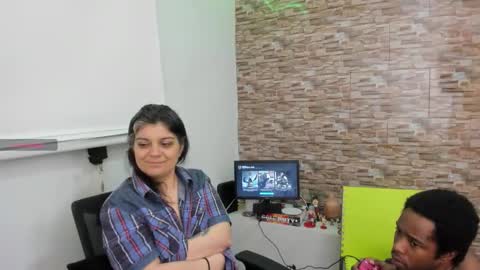 yinyyanghot online show from 11/28/25, 05:21