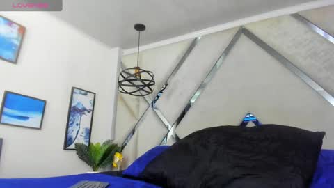 Snapshot of yiyo10_ chatting on 01/16/25, 04:07 Yiyo online show from 01/16/25, 04:07