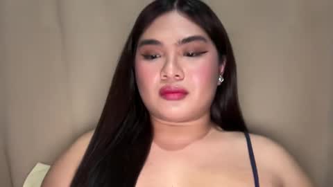 yllana love online show from 12/19/24, 07:40