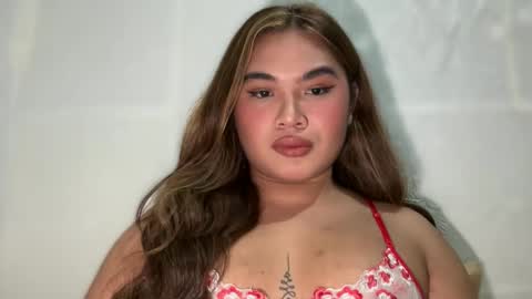 yllana love online show from 02/11/25, 05:50