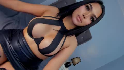 ylonagrae online show from 02/03/25, 09:19