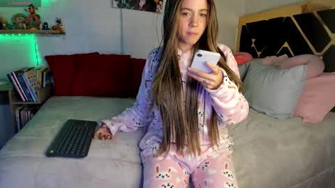 lucy online show from 01/07/26, 05:32