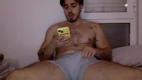 Snapshot of yngspaniard chatting on 11/17/25, 05:08 yngspaniard online show from 11/17/25, 05:08