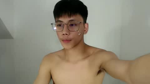 ynotyu online show from 12/21/25, 10:17