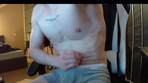 Snapshot of yo__an chatting on 12/07/24, 10:06 Yo an online show from 12/07/24, 10:06