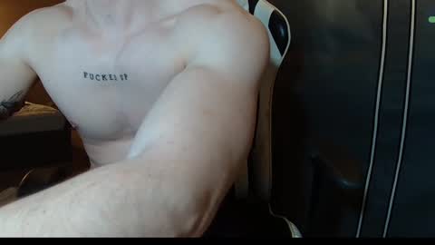 Snapshot of yo__an chatting on 01/07/25, 09:57 Yo an online show from 01/07/25, 09:57