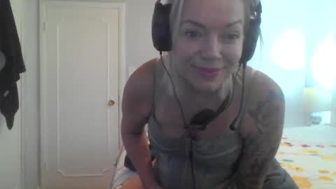 Yogiblondebangme online show from 09/28/25, 02:22