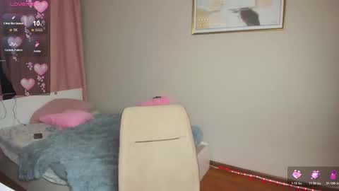 Mikaella - Mika online show from 11/18/25, 01:11