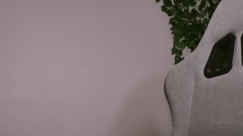 yoka_paradoxxx online show from 12/02/25, 05:13