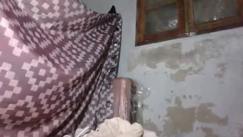 yolandrina05 online show from 09/16/25, 01:50