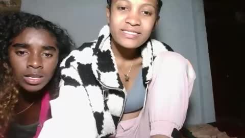 yolandrina05 online show from 09/16/25, 07:04