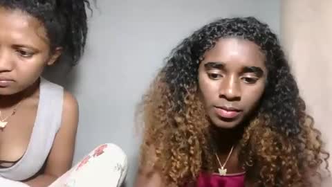 yolandrina05 online show from 10/06/25, 06:44