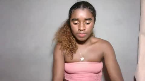 yolandrina05 online show from 10/10/25, 09:47