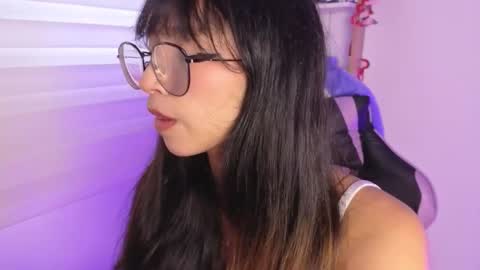 Yommi Winx online show from 11/16/25, 10:04