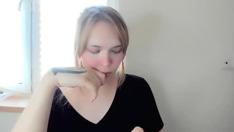 yomoyoo online show from 02/14/25, 09:24