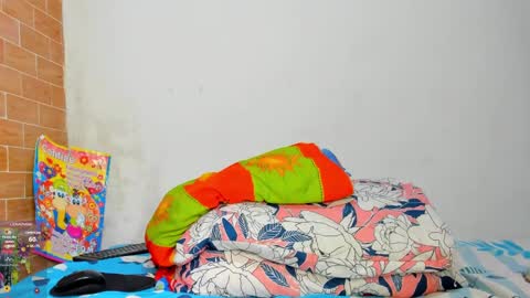 yonnsol_avril online show from 12/15/24, 03:02