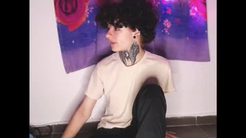 Little Mike Independent model online show from 02/19/26, 05:42